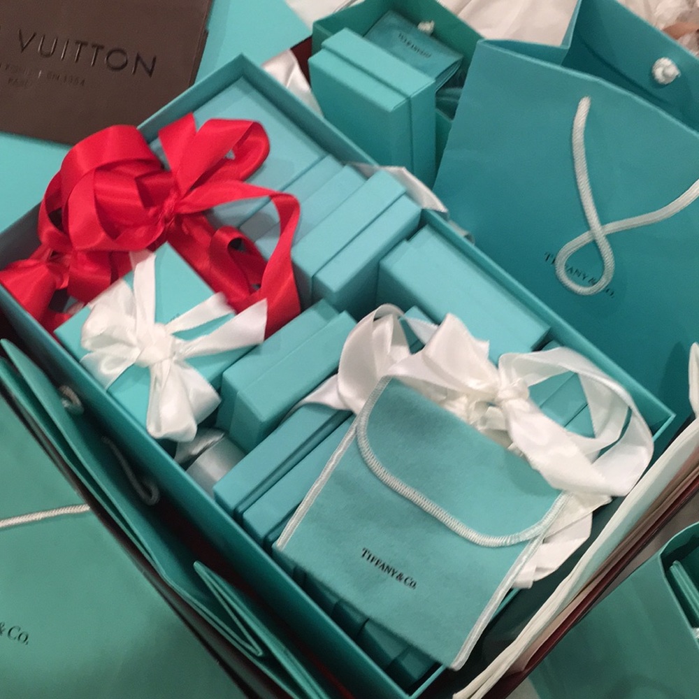Tiffany bags/boxes/bows